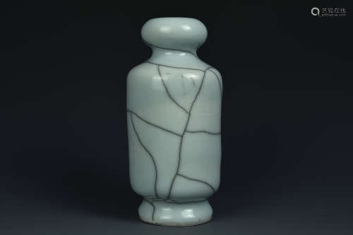 A GE TYPE VASE QING DYNASTY