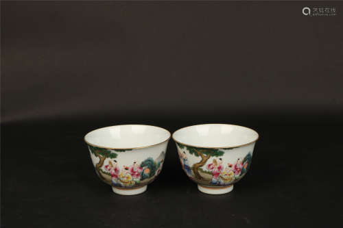 PAIR FAMILLE ROSE CUPS