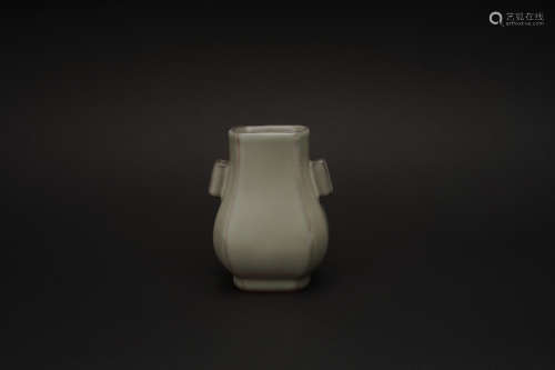 GUAN ARROW VASE MING OR BEFORE