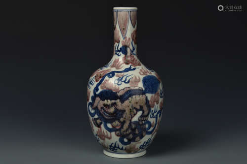 AN UNDERGLAZE BLUE AND COPPER RED VASE QING DYNASTY