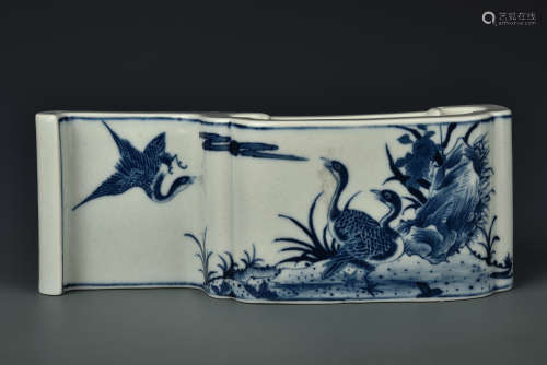 A BLUE AND WHITE INK STAND QING DYNASTY
