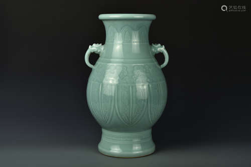 A CELADON GLAZED ZUN VASE QIANLONG PERIOD