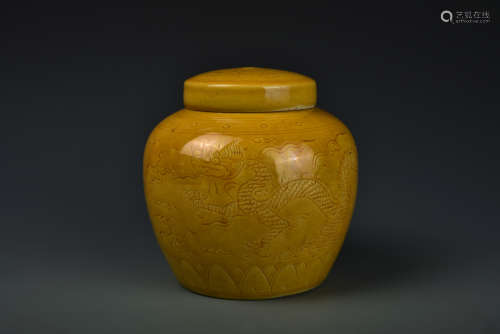 A YELLOW JAR WITH COVER MING DYNASTY
