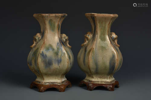 PAIR PORCELAIN VASES QING DYNASTY