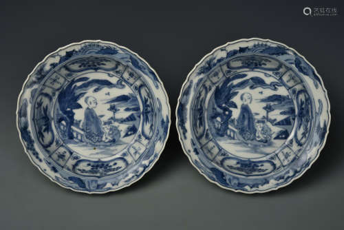 PAIR BLUE AND WHITE KRAAK BOWL QING DYNASTY