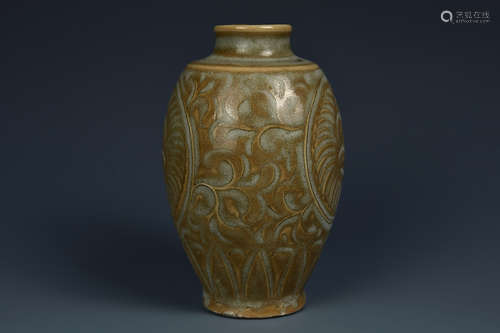 A YAOZHOU VASE SONG DYNASTY