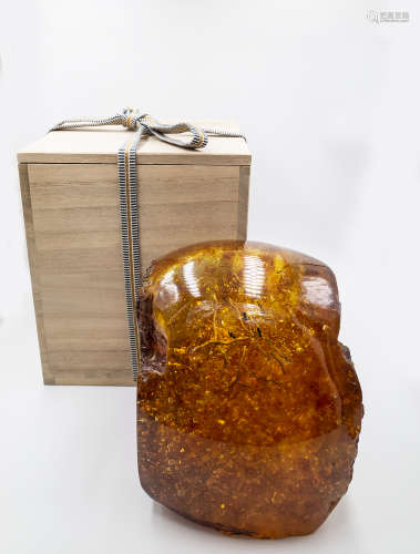 CARVED AMBER CONTAINER 18TH CENTURY