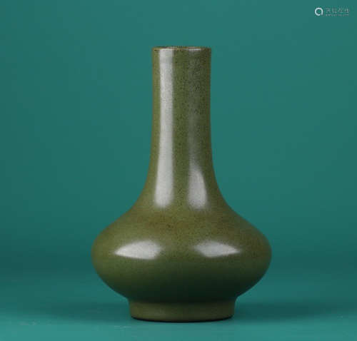 QIANLONG MARK, CHINESE TEA-DUST GLAZED VASE