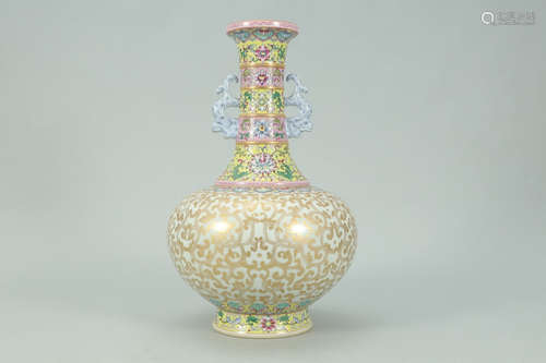 QIANLONG MARK, CHINESE GILT FAMILLE ROSE VASE