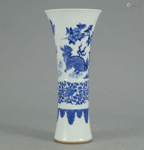 CHINESE BLUE & WHITE VASE