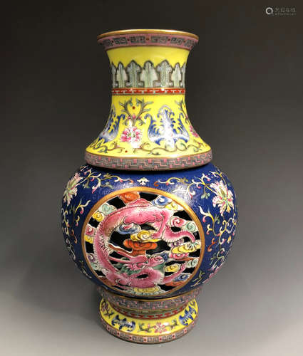 CHINESE WUCAI VASE