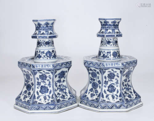 CHINESE BLUE & WHITE CANDEL STAND