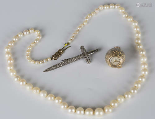 A single row necklace of graduated cultured pearls on a 9ct gold clasp, formed as a tied ribbon bow,