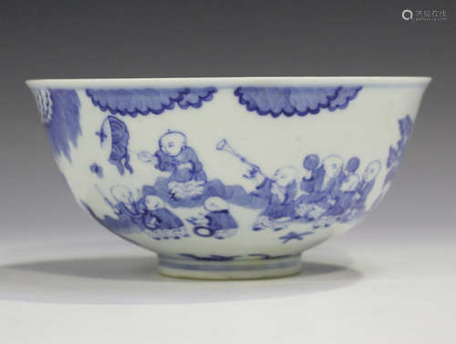 A Chinese blue and white porcelain bowl, mark of Qianlong but 20th century or later, the exterior