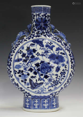 A Chinese blue and white porcelain moon flask, late 19th century, painted with opposing panels of