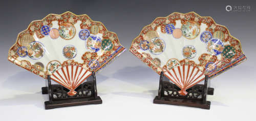 A pair of Japanese Imari porcelain dishes, Meiji period, each modelled as a fan, painted and gilt