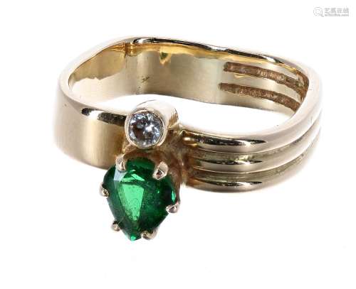 18ct diamond and green garnet set ring of square form, 5.8gm, ring size I/J (403304-1-A)