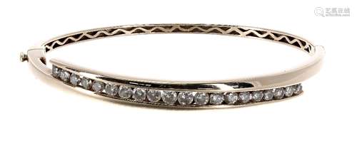 Yellow gold diamond set bangle, channel set with twenty round brilliant-cuts, estimated 1.00ct