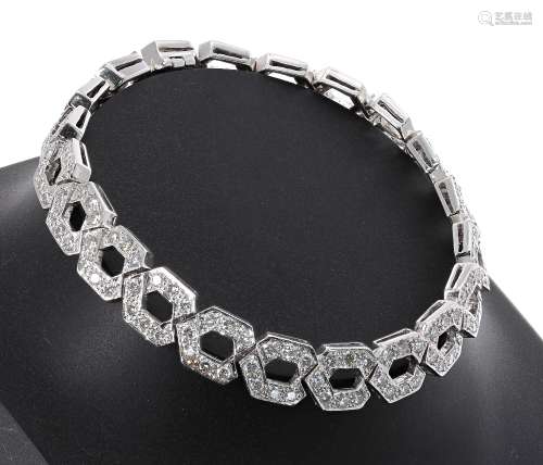 18ct white gold diamond hexagon link bracelet, 22.6gm, 6.75