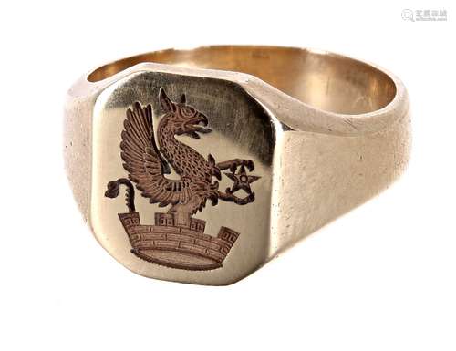 9ct gentleman's intaglio ring with a coat of arms, 11.1gm, width 15mm, ring size V/W