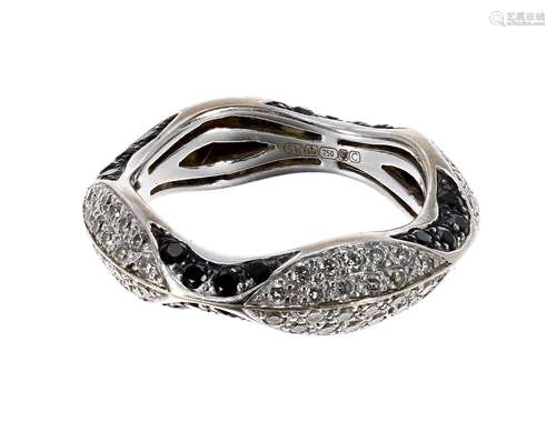 Stephen Webster 18ct black and white diamond shaped full eternity ring, 5.4gm, band width 6mm,