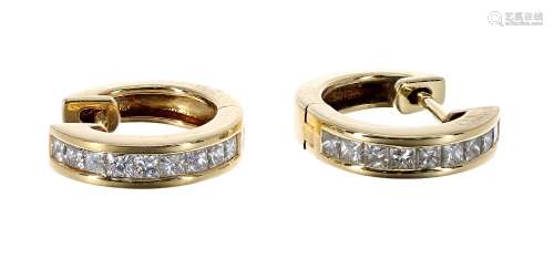Pair of 18ct princess-cut diamond set hoop earrings, 3.6gm, 13mm 557100-1-A)