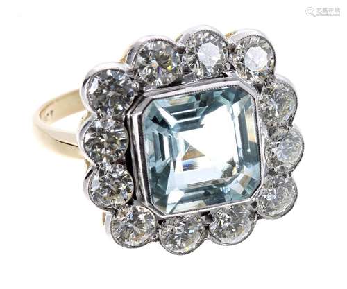 Large and impressive 18ct yellow gold and platinum aquamarine and diamond cluster ring, the