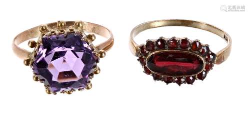 Victorian 9ct garnet ring, 1.6gm, ring size P; also a 9ct amethyst ring, 2.6gm, ring size M (2)