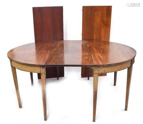 Georgian mahogany D-end extending dining table, with three spare leaves, in need of further brass