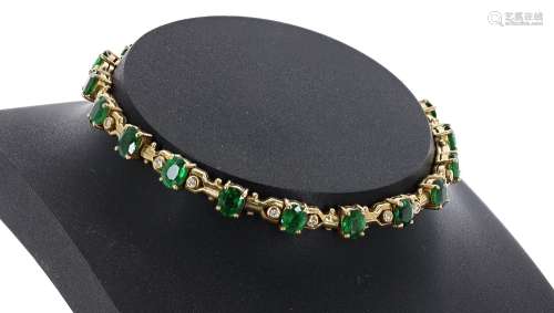 18ct yellow gold green tourmaline and diamond set bracelet, 16.89gm, 7.5