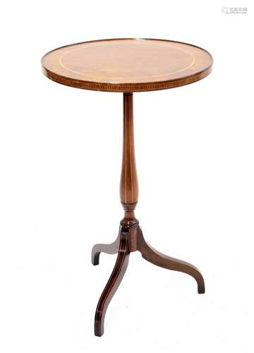 Circular mahogany inlaid occasional tripod table with a bulbous tapered column and downswept