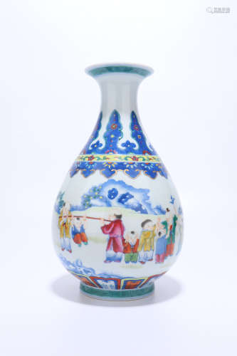 a doucai porcelain pear shaped vase,qing dynasty