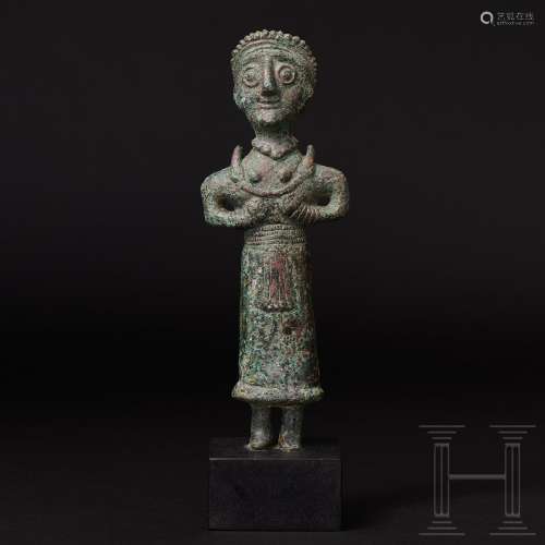 Elamitische Bronzestatuette einer Priesterin, Vorderasien, 3. Jtsd. v. Chr.