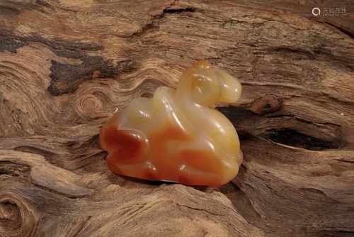 AN AGATE CAMEL