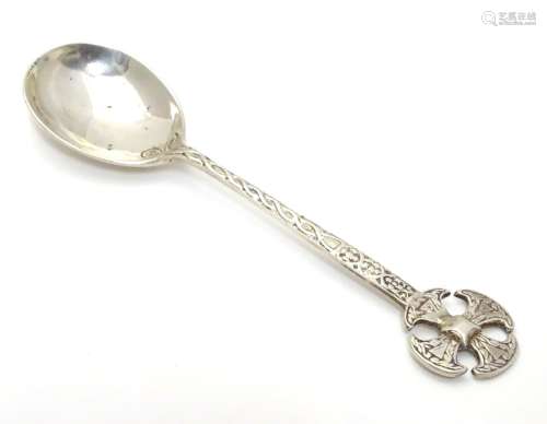 Iona silver : A silver spoon with Scottish / Celtic decoration . Hallmarked Chester 1950 maker