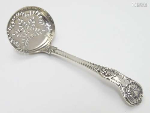 A Victorian Kings pattern sifter spoon hallmarked London 1839 maker J Sherwood & Sons. Approx 6 1/2