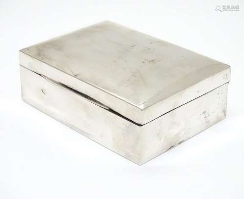 A silver table top cigarette box hallmarked Chester 1922 maker Colen Hewer Cheshire . 4 34