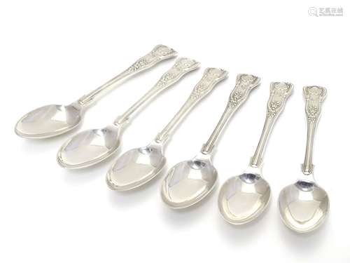 A set of 6 Victorian silver kings pattern tea spoons, hallmarked London 1876 maker Francis Higgins