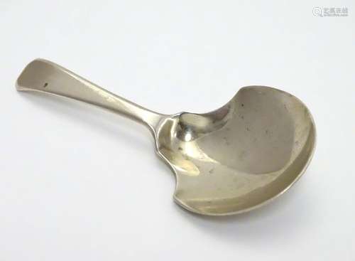 A silver caddy spoon hallmarked London 1793 maker Thomas Wallis. 3 1/2