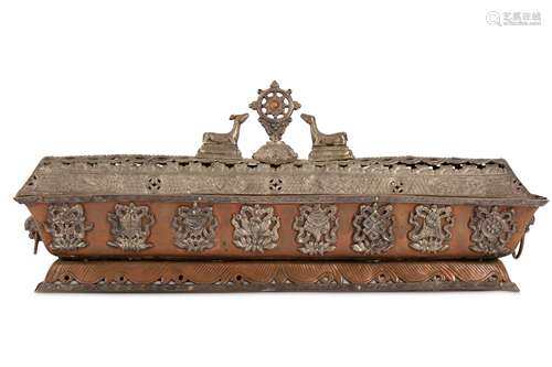 A TIBETAN COPPER AND SILVER INCENSE BURNER AND COVER.