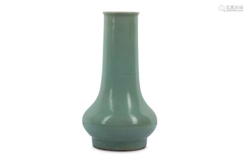 A CHINESE CELADON-GLAZED VASE.