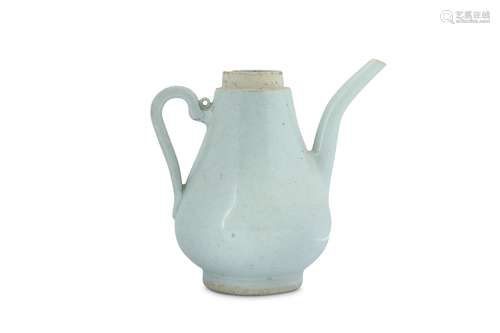 A CHINESE WHITE-GLAZED EWER.