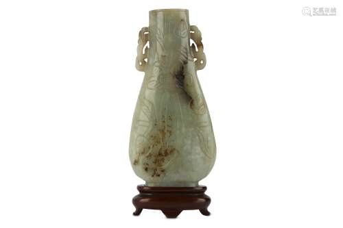 A CHINESE JADE PEAR-SHAPED VASE.