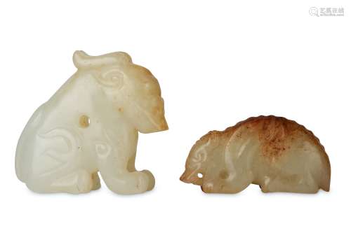 TWO CHINESE JADE ANIMAL CARVINGS. Qing Dynasty.