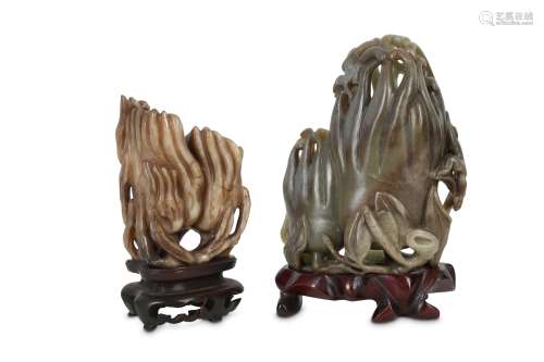 TWO CHINESE JADE 'FINGER CITRON' CARVINGS.