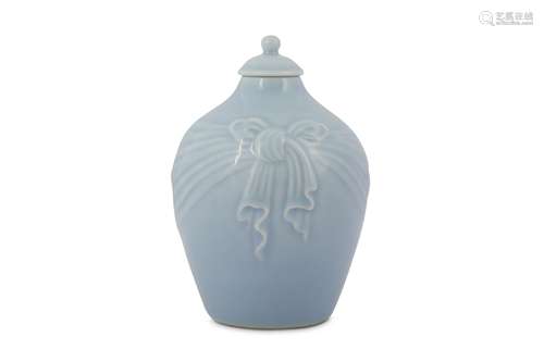 A CHINESE CLARE-DE-LUNE GLAZED JAR AND COVER.