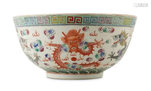 A CHINESE FAMILLE ROSE 'DRAGON' BOWL.