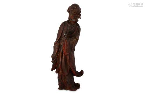 A CHINESE LACQUERED WOOD FIGURE OF A LUOHAN.