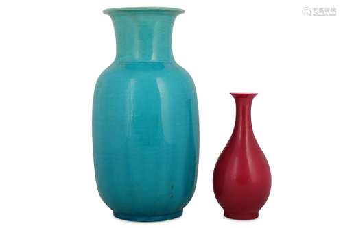 A CHINESE TURQUOISE-GLAZED VASE AND A PINK-GLAZED VASE.