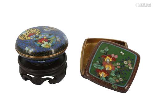 TWO JAPANESE CLOISONNE BOXES AND COVERS.